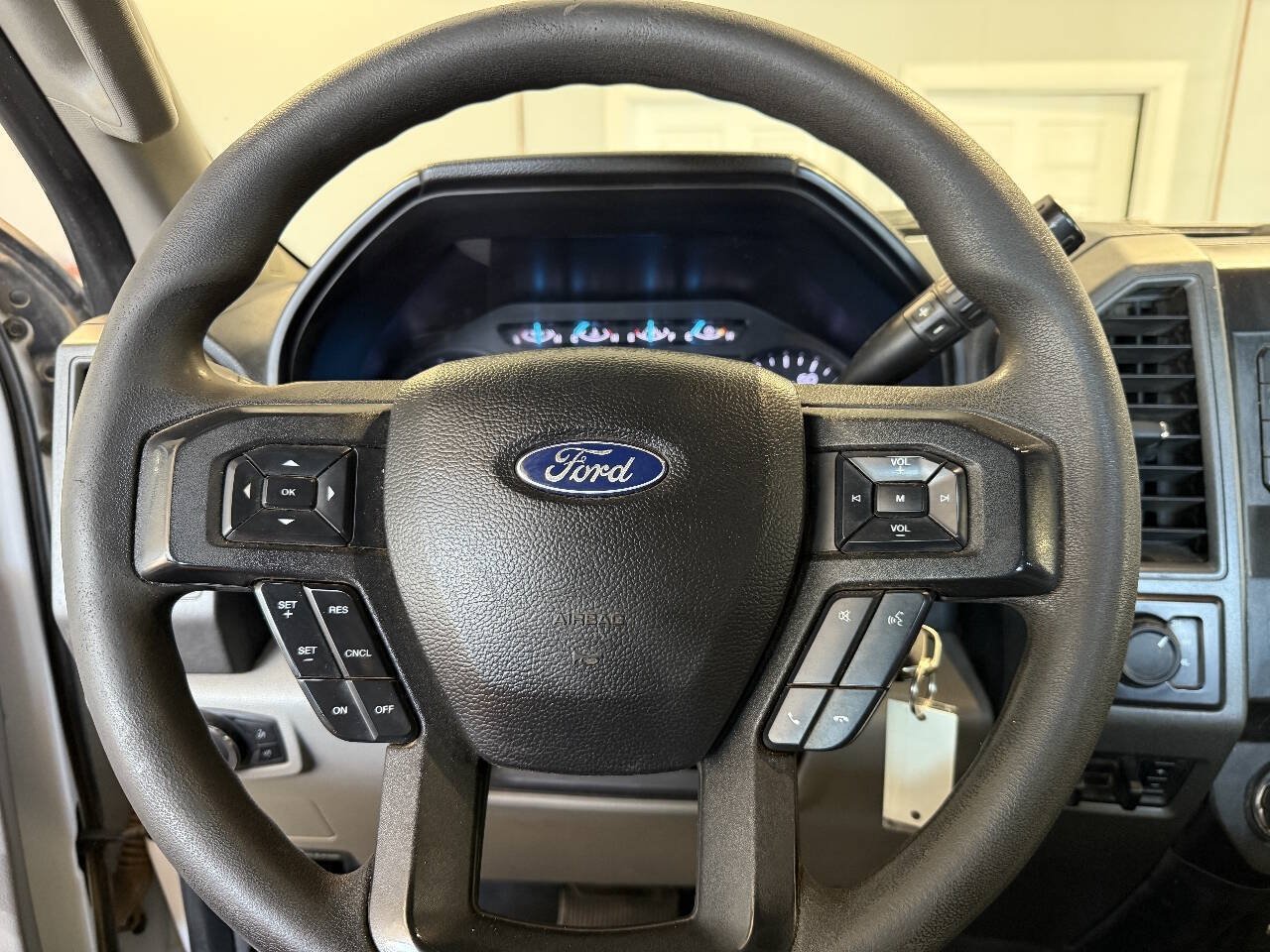 Used 2018 Ford F250 XL w/ Power Equipment Group AWD/4WD image 13