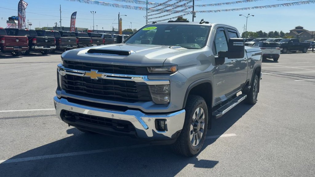 Used 2025 Chevrolet Silverado 2500 LT w/ All Star Edition AWD/4WD image 2