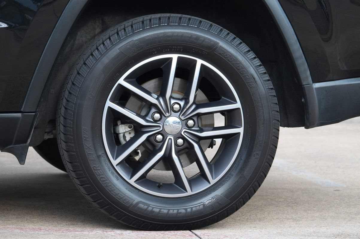 Used 2017 Jeep Grand Cherokee Limited RWD image 26