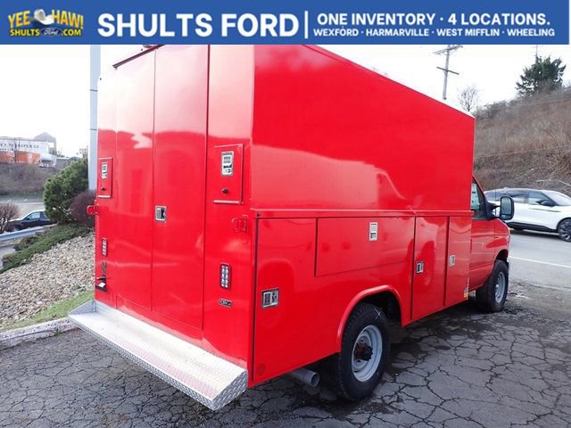 New 2026 Ford E-350 and Econoline 350 Super Duty w/ Interior Upgrade Package RWD image 7