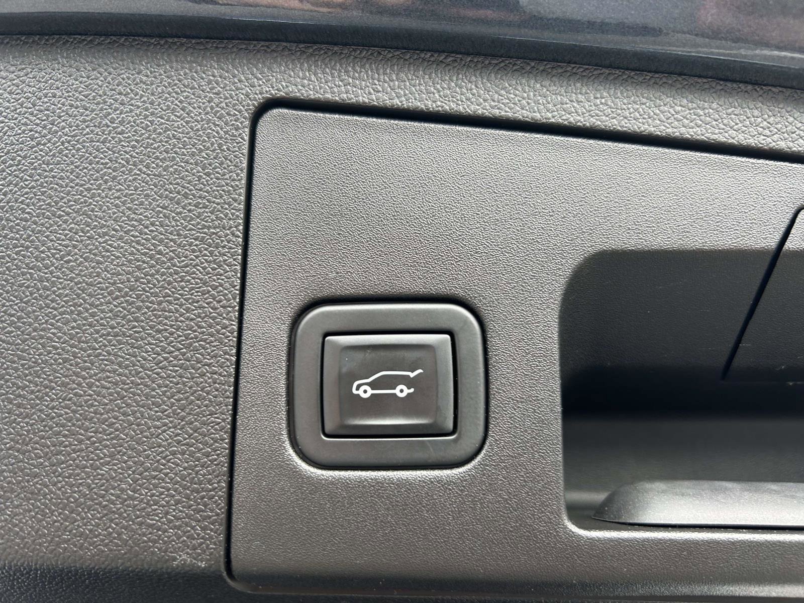 Used 2021 Cadillac XT4 Sport image 17