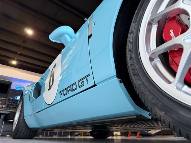 Used 2006 Ford GT RWD image 58