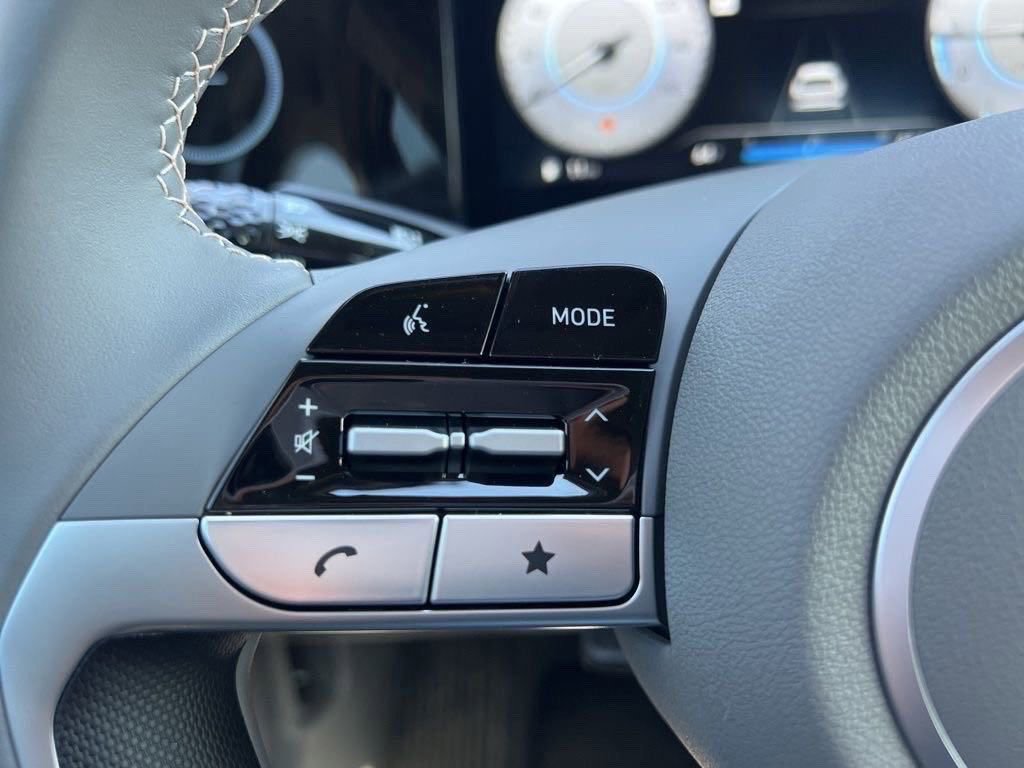 Used 2025 Hyundai Elantra Sport image 17