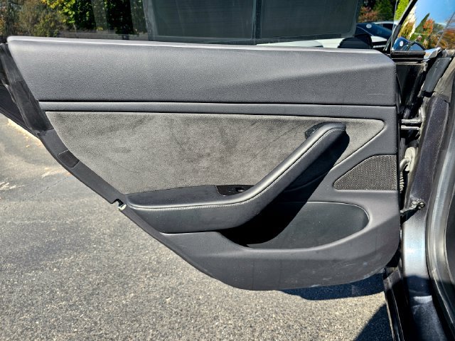 Used 2018 Tesla Model 3 Long Range RWD image 28