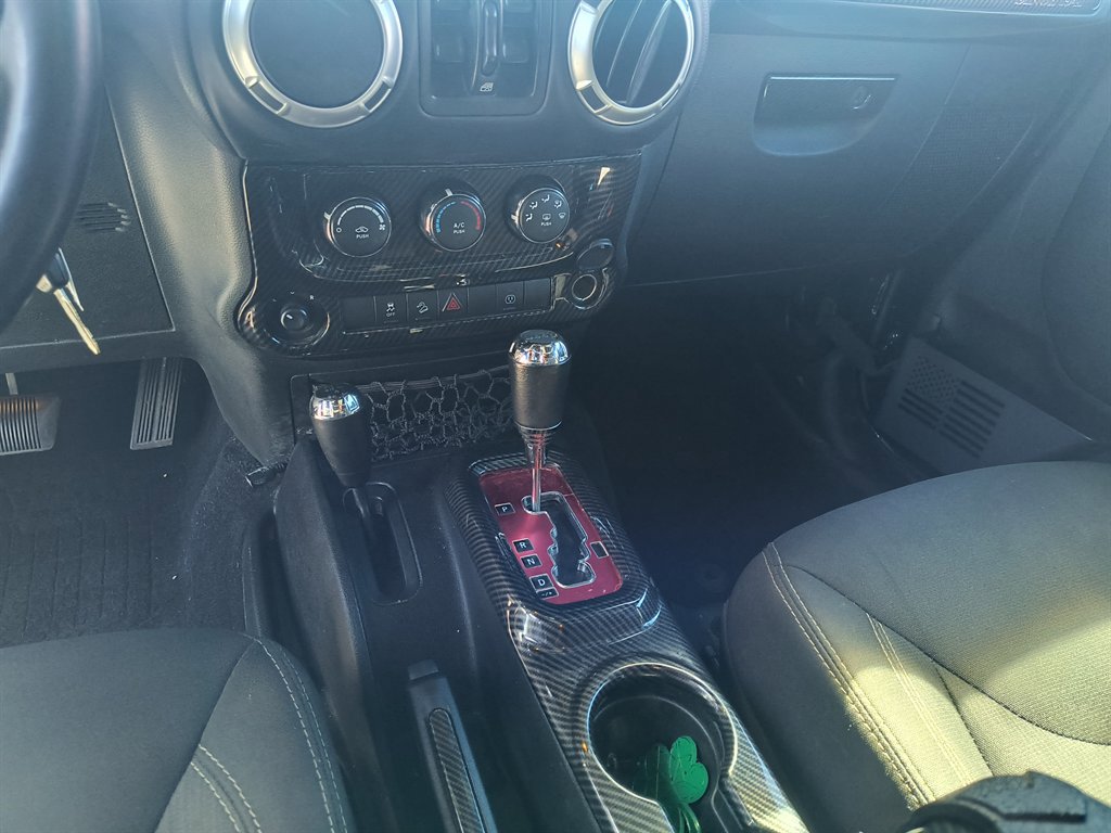 Used 2018 Jeep Wrangler Unlimited Sahara image 26