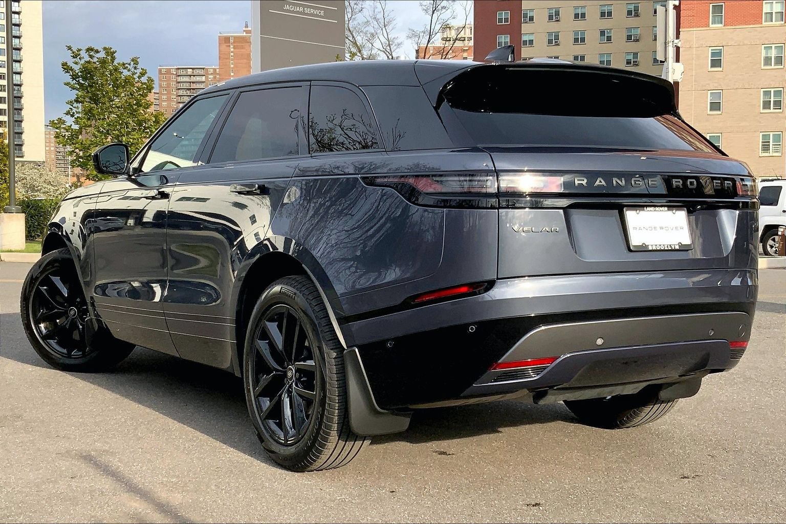 Certified 2026 Land Rover Range Rover Velar Dynamic SE AWD/4WD image 11