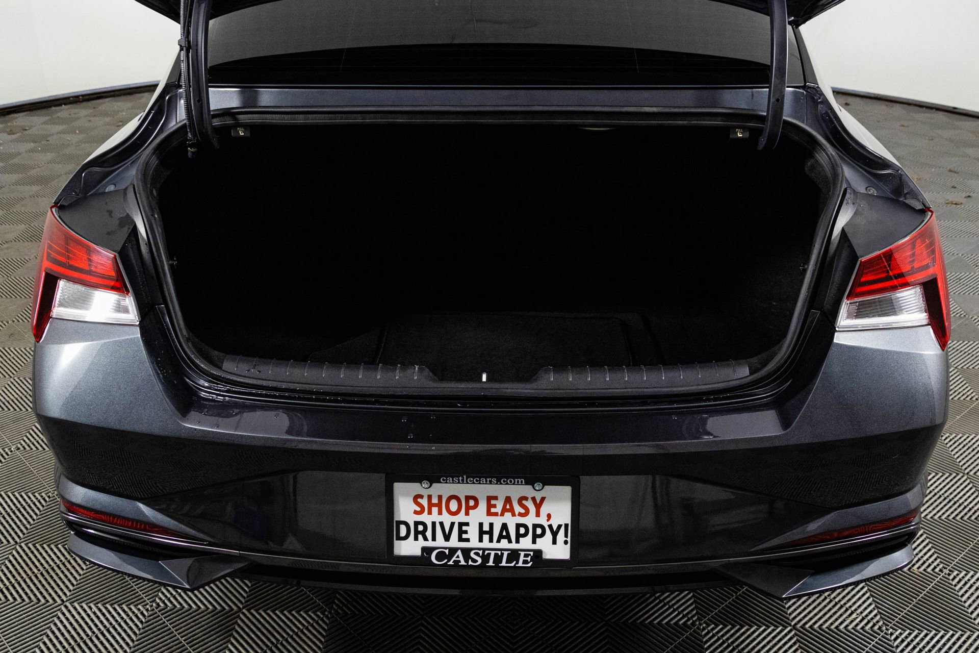 Used 2022 Hyundai Elantra SEL w/ Convenience + Premium Package FWD image 36