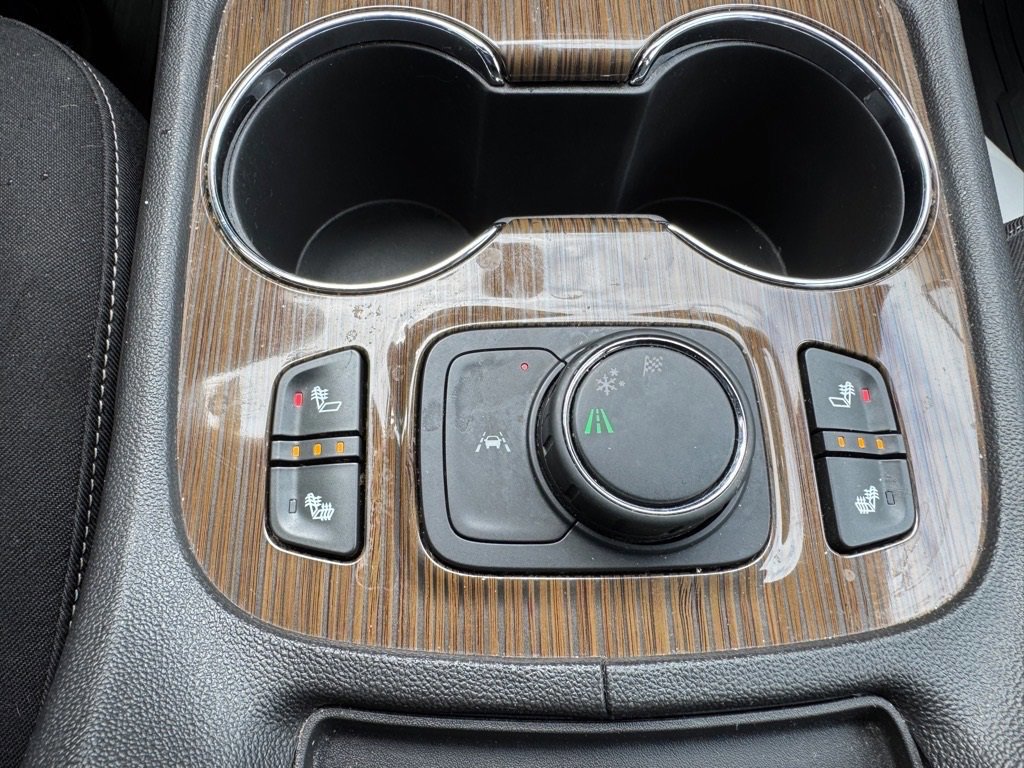 Used 2023 GMC Acadia SLE w/ Driver Convenience Package image 22