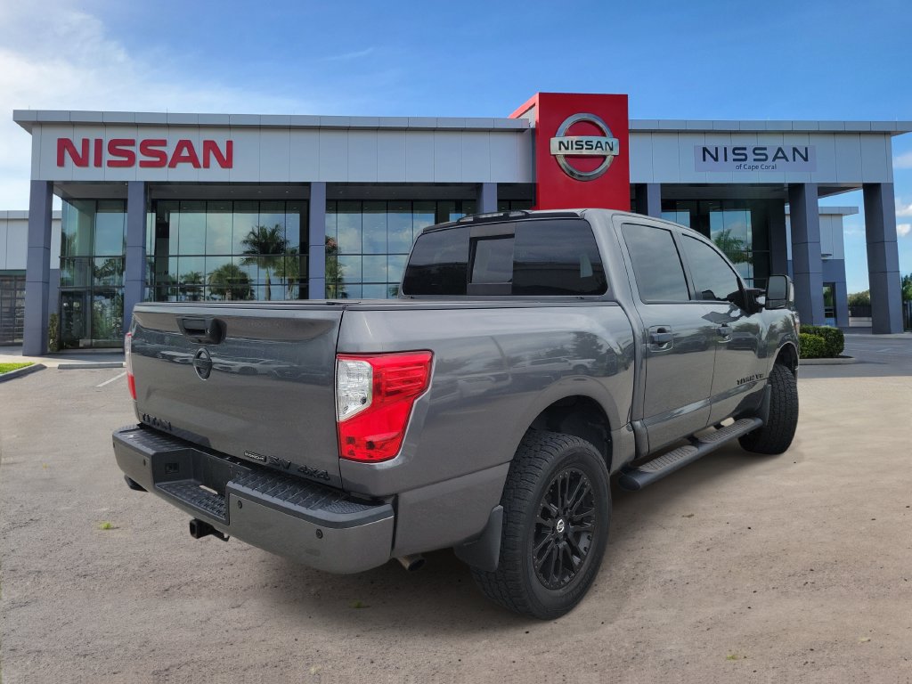 Used 2019 Nissan Titan SV w/ SV Convenience Package AWD/4WD image 2