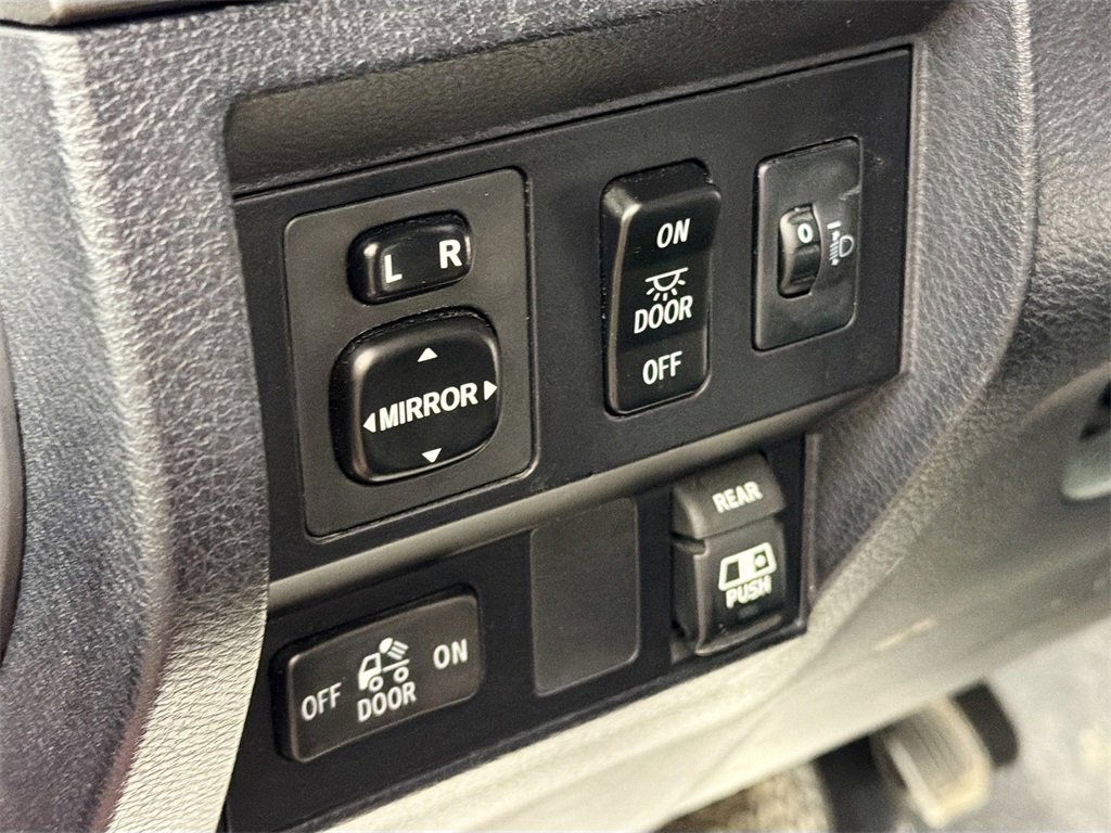 Used 2017 Toyota Tundra SR5 image 10