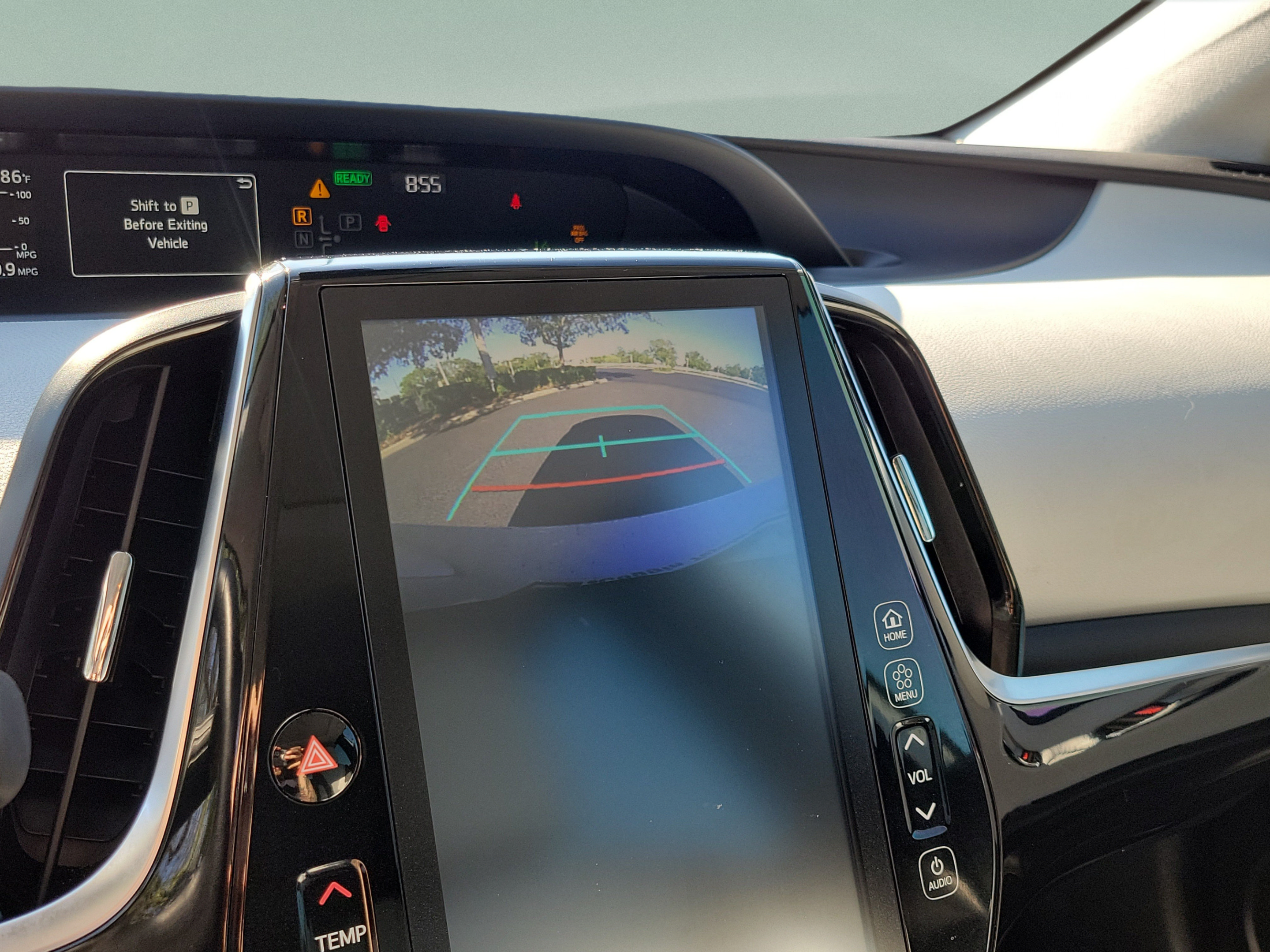 Used 2020 Toyota Prius Limited w/ Premium Convenience Package FWD image 16