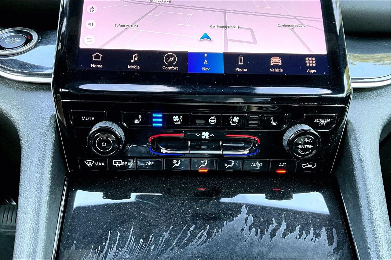 Used 2023 Jeep Grand Cherokee Trailhawk w/ Advanced Protech Group II AWD/4WD image 19