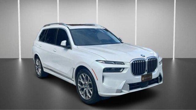 Used 2023 BMW X7 xDrive40i AWD/4WD image 2