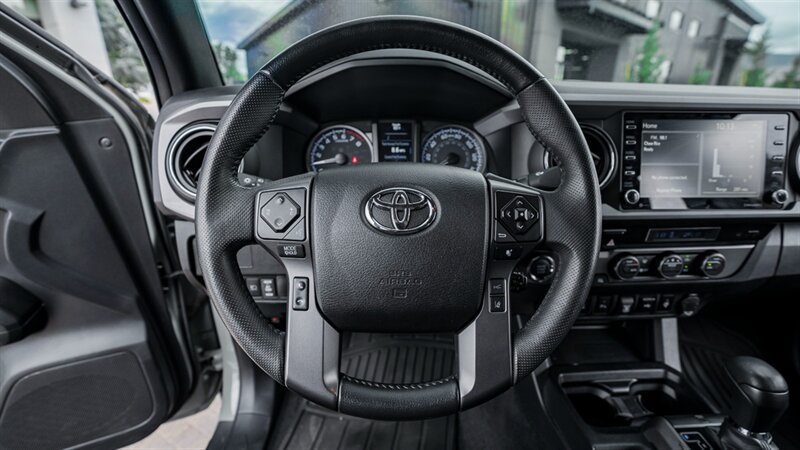 Used 2022 Toyota Tacoma TRD Off-Road w/ Technology Package RWD image 28