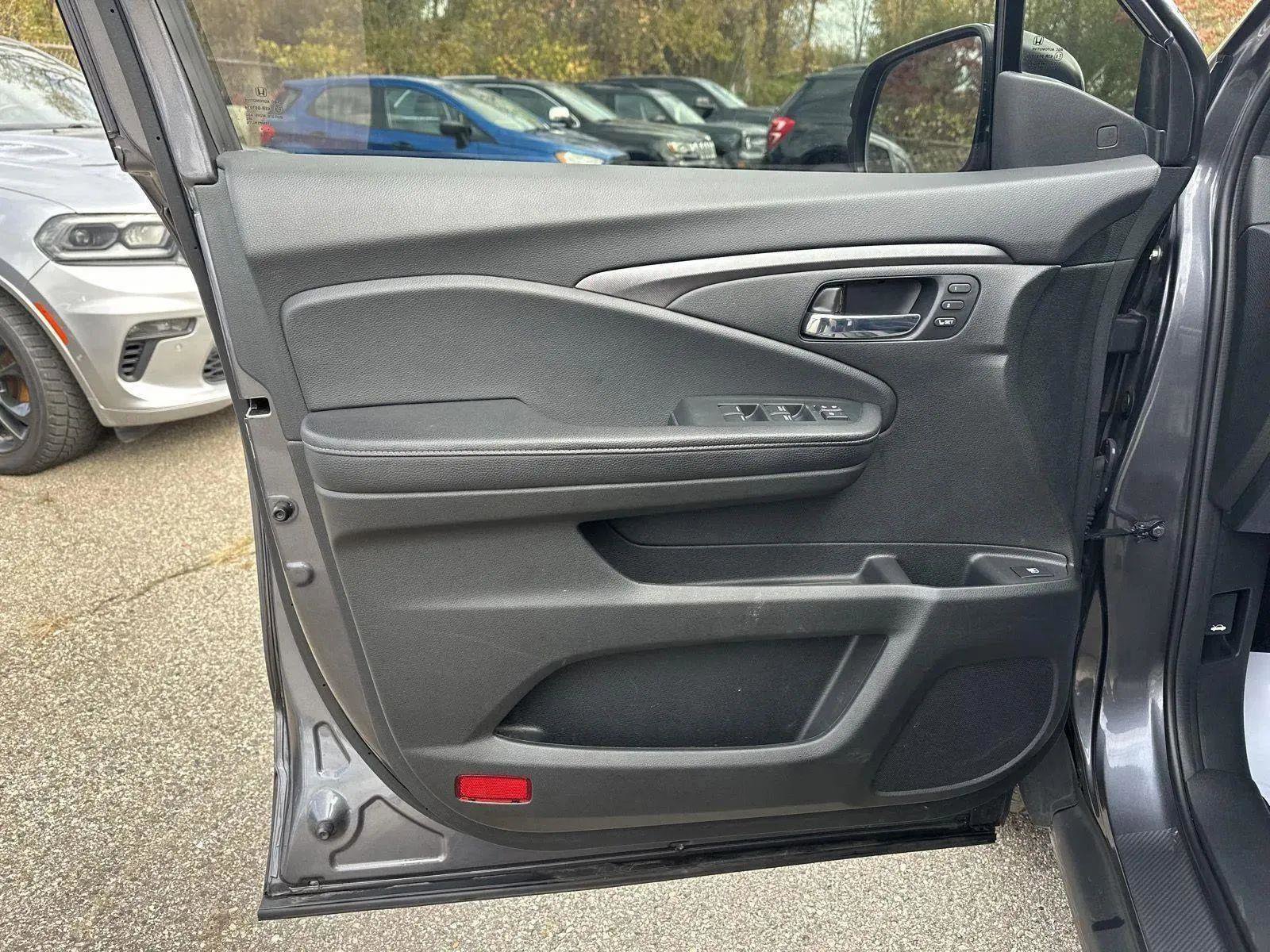 Used 2023 Honda Ridgeline RTL image 6