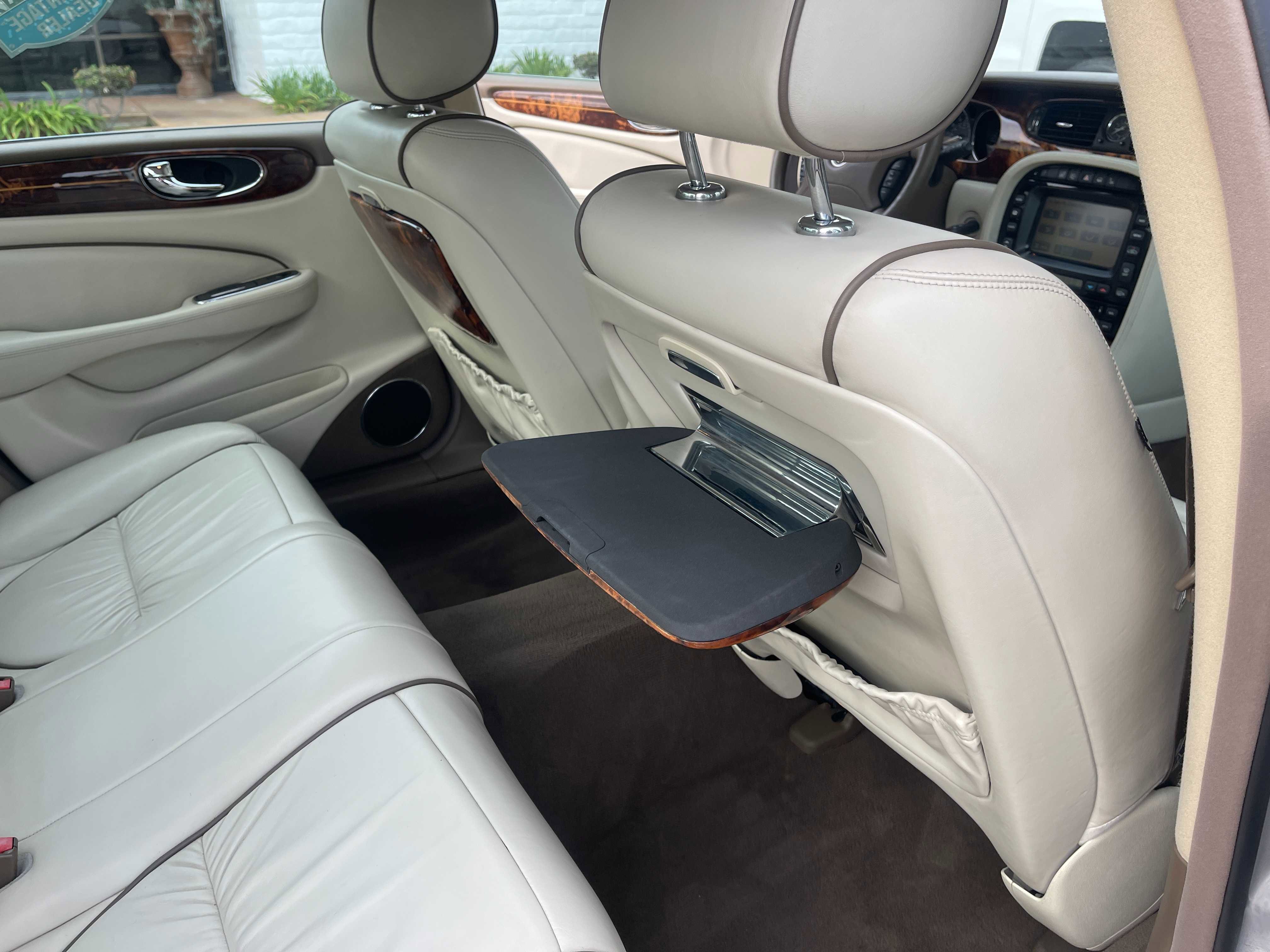 Used 2006 Jaguar XJ8 L XJ VANDEN PLAS SEDAN 4D image 12