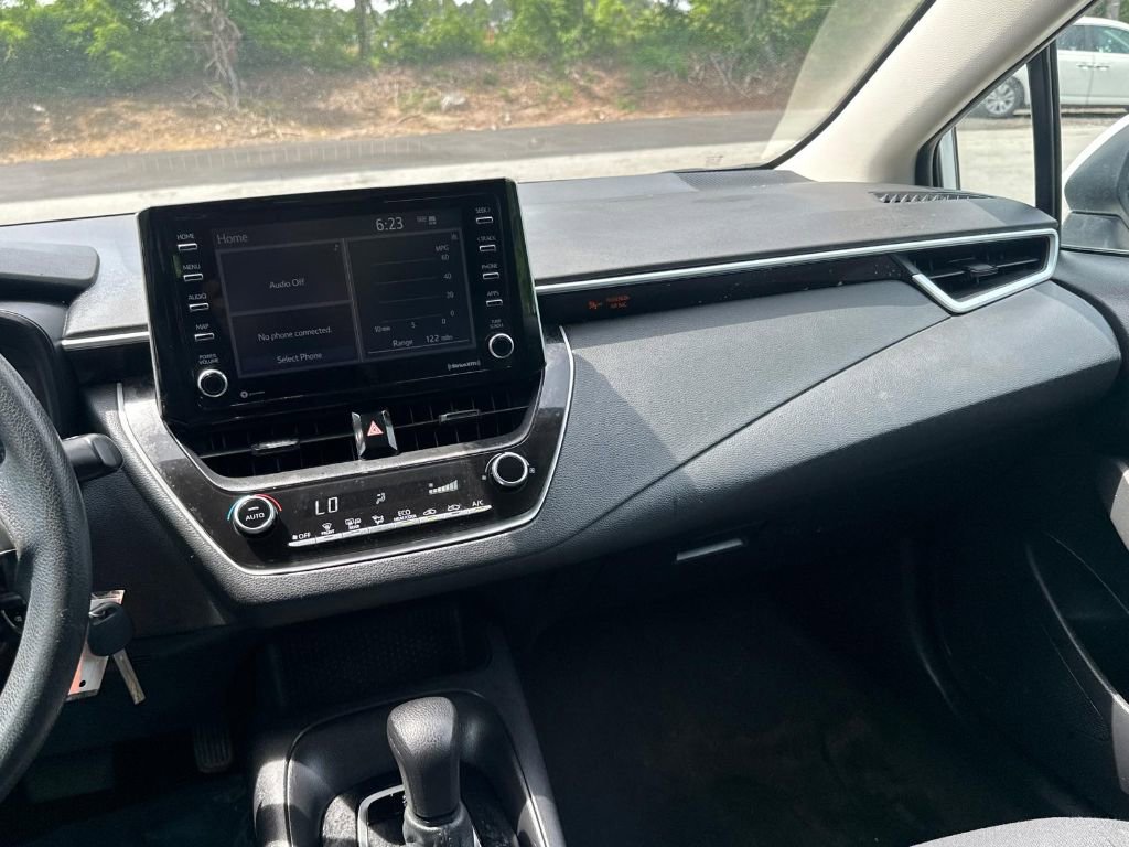 Used 2021 Toyota Corolla LE image 27