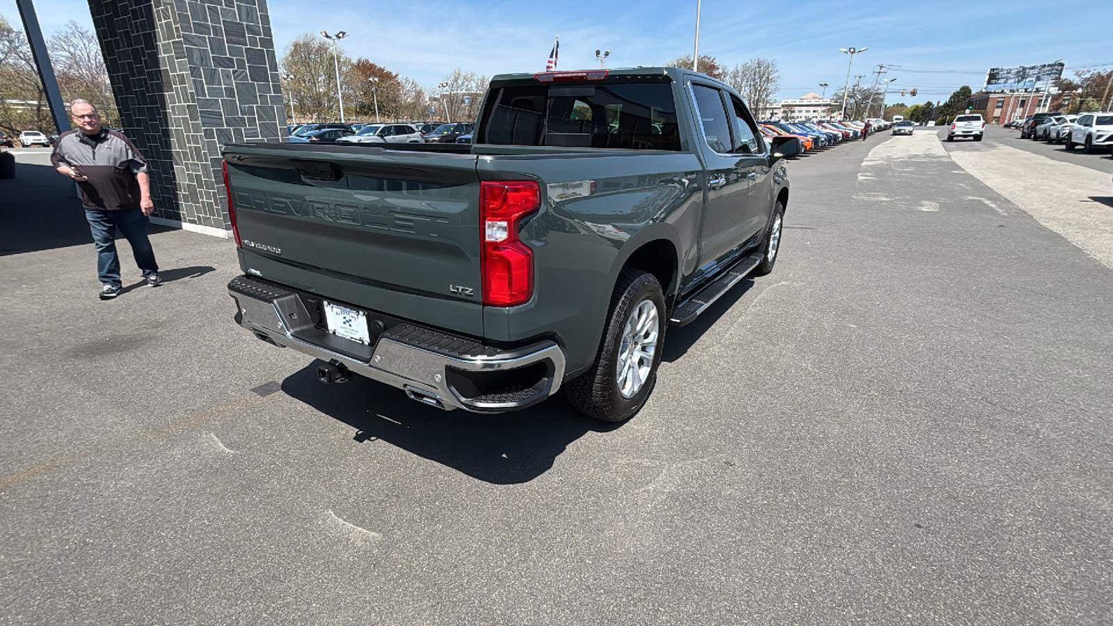Used 2025 Chevrolet Silverado 1500 LTZ w/ LTZ Premium Package AWD/4WD image 7