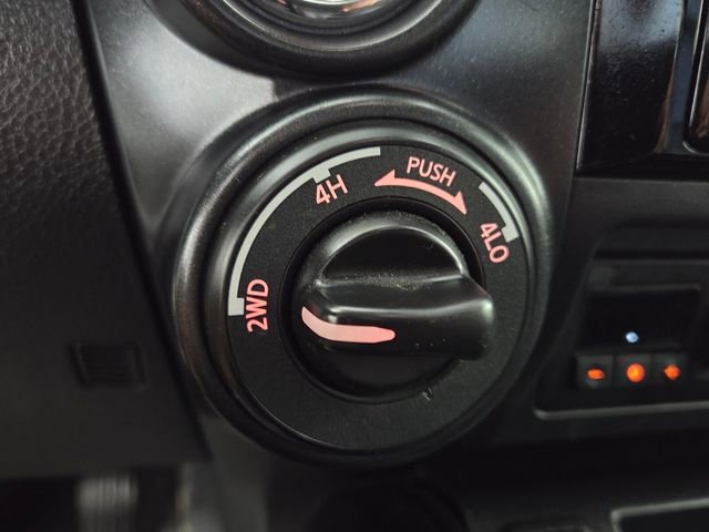 Used 2023 Nissan Titan PRO-4X w/ Pro-4x Convenience Package image 23