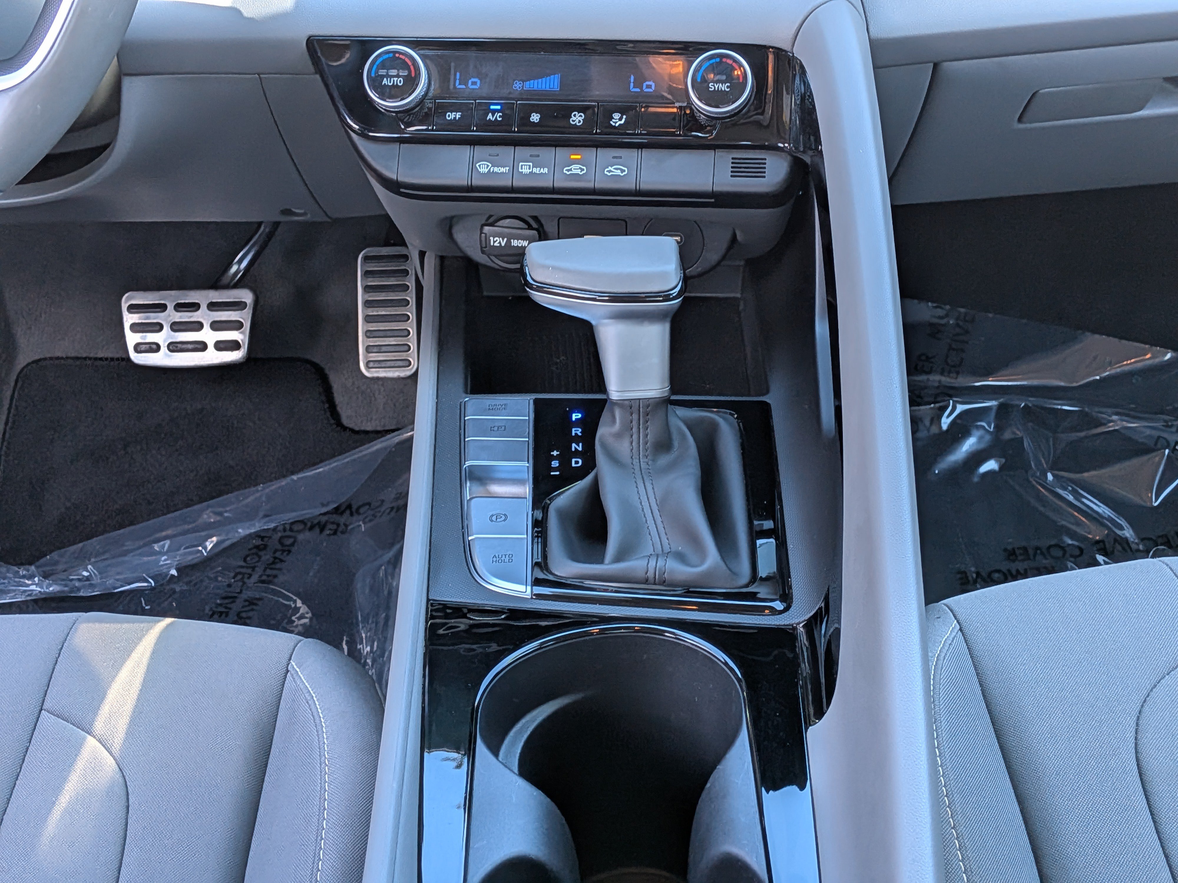 Used 2025 Hyundai Elantra SEL FWD image 18