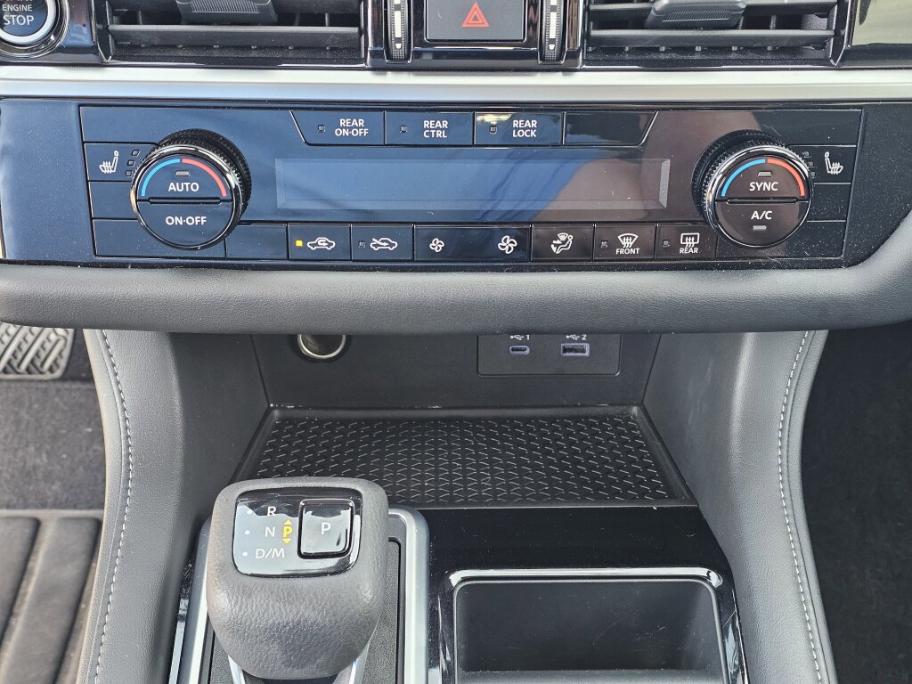 Used 2024 Nissan Pathfinder SV w/ Black Appearance Package image 30