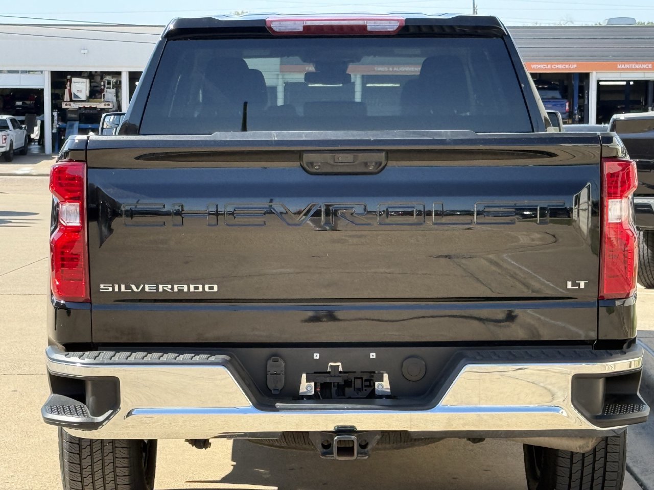 Used 2023 Chevrolet Silverado 1500 LT AWD/4WD image 6