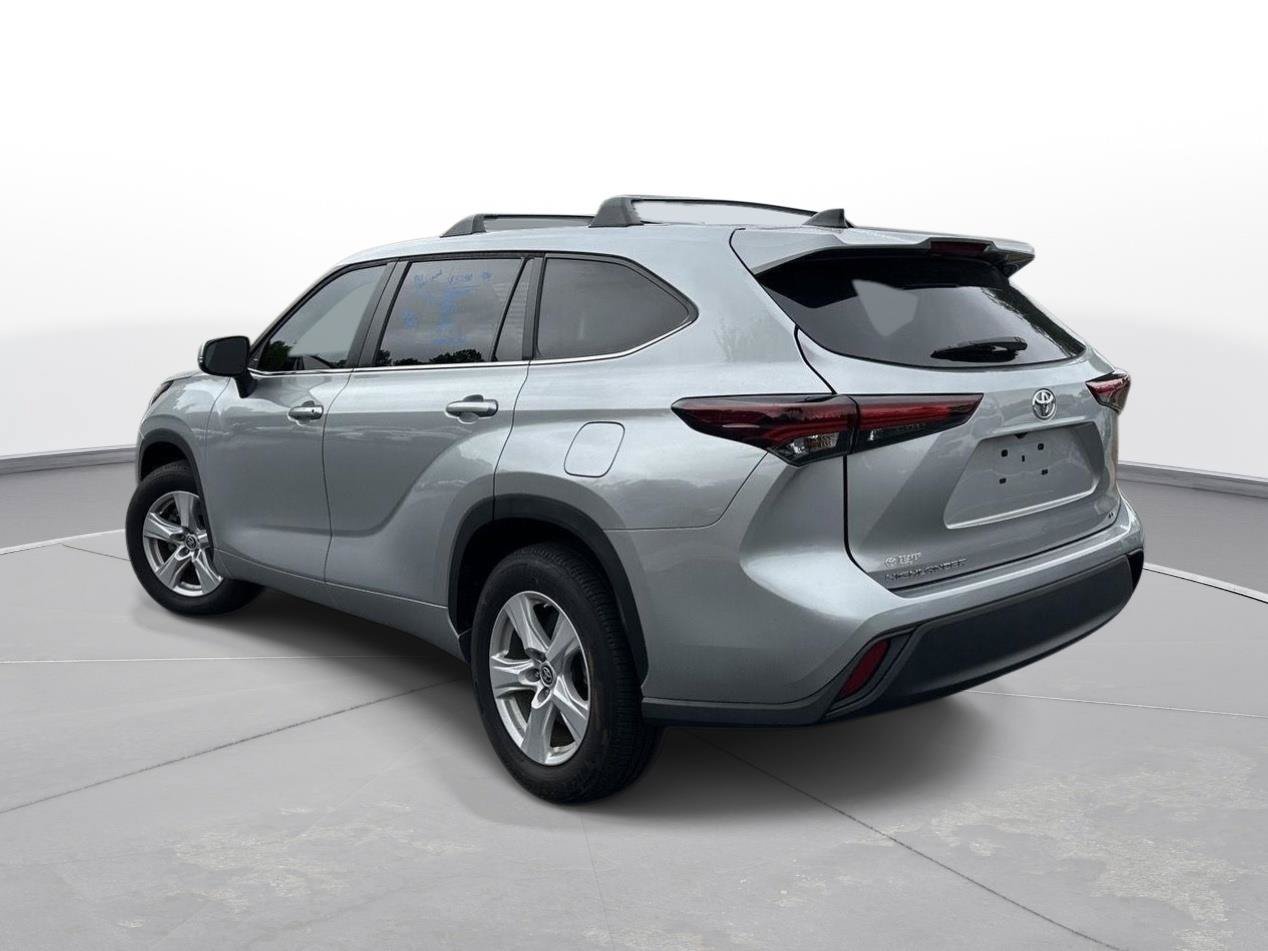 Used 2024 Toyota Highlander LE FWD image 52