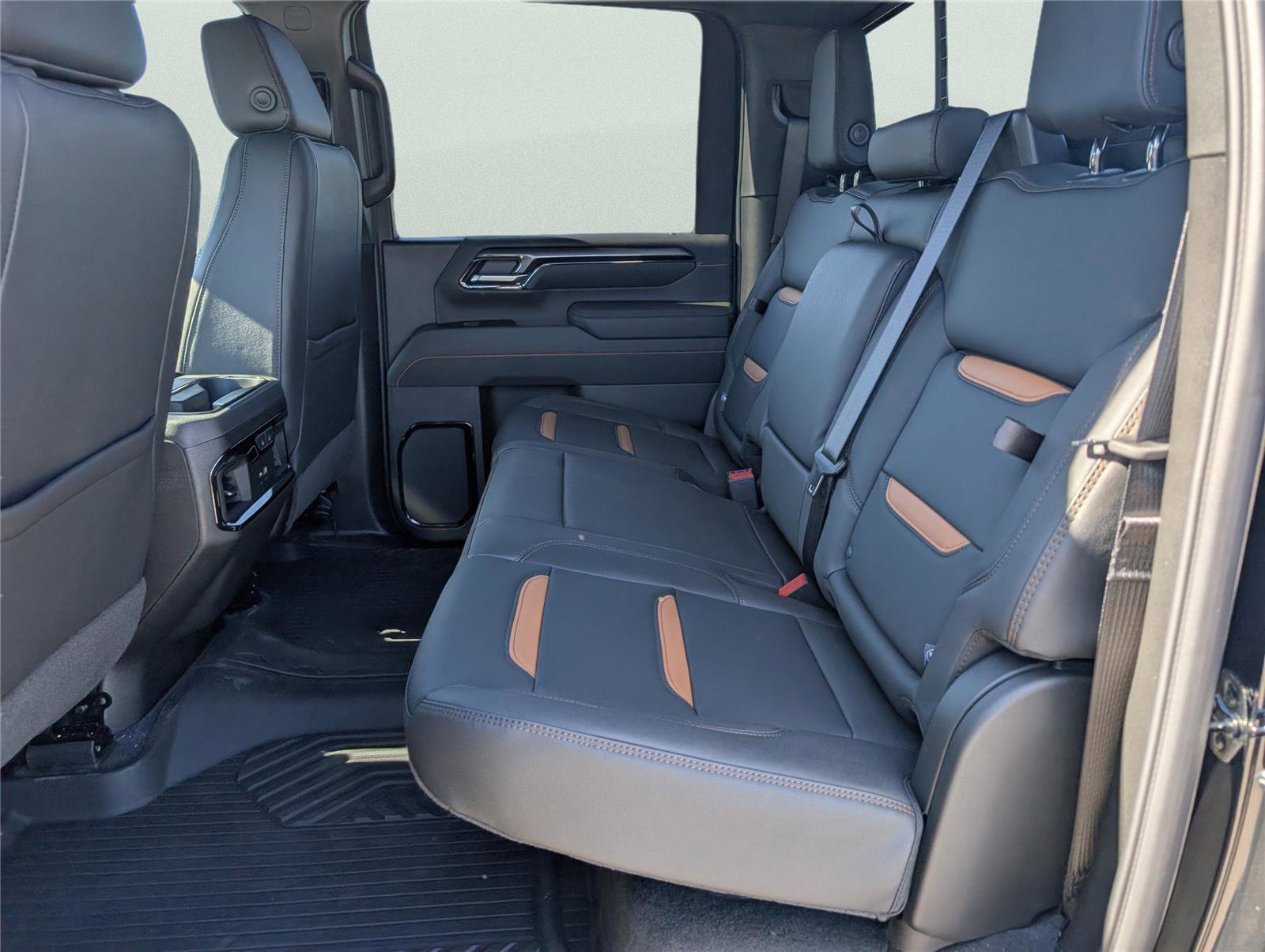 New 2026 GMC Sierra 2500 AT4 w/ AT4 Premium Plus Package AWD/4WD image 24