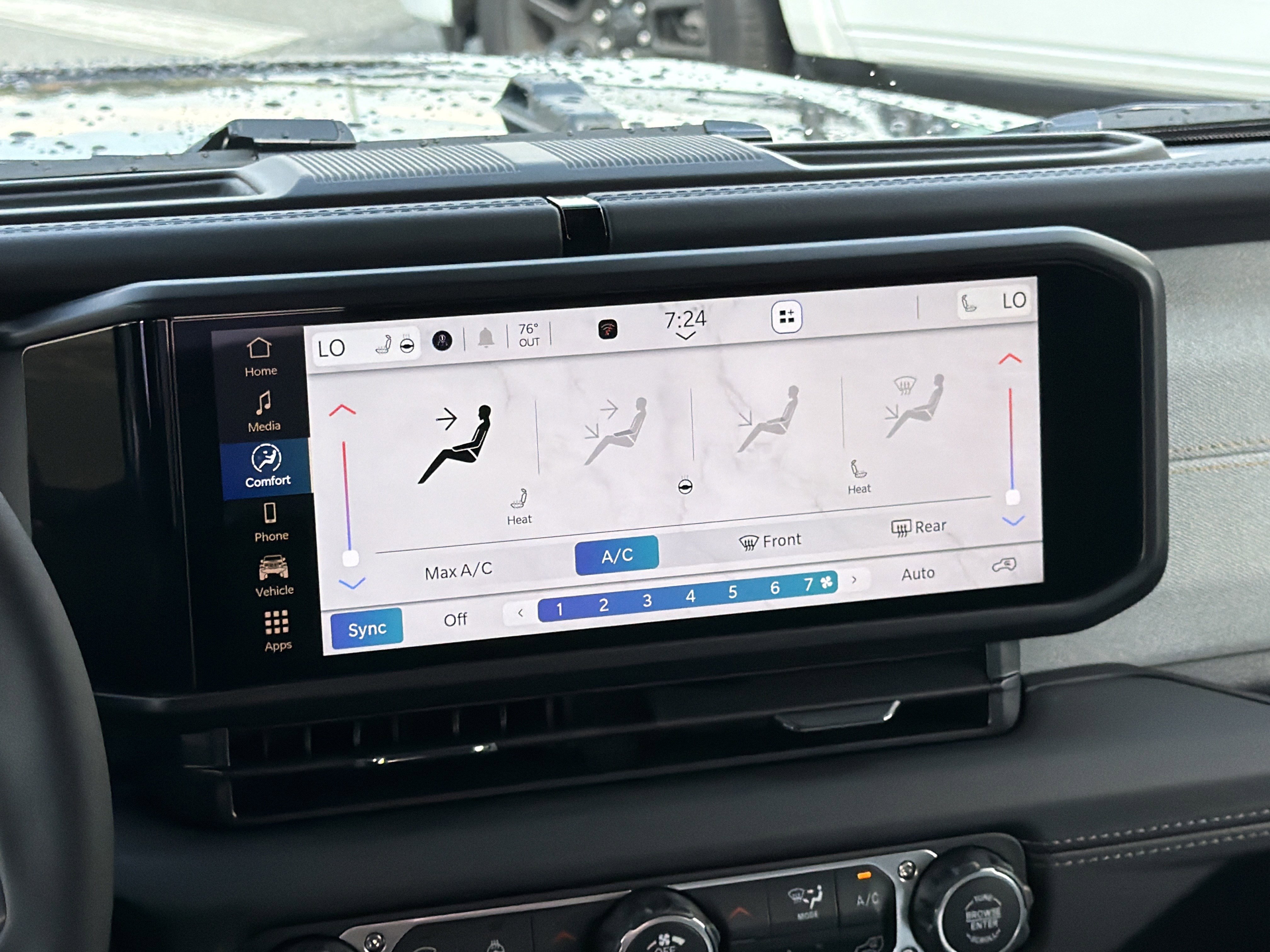 New 2026 Jeep Wrangler Unlimited Sahara AWD/4WD image 33