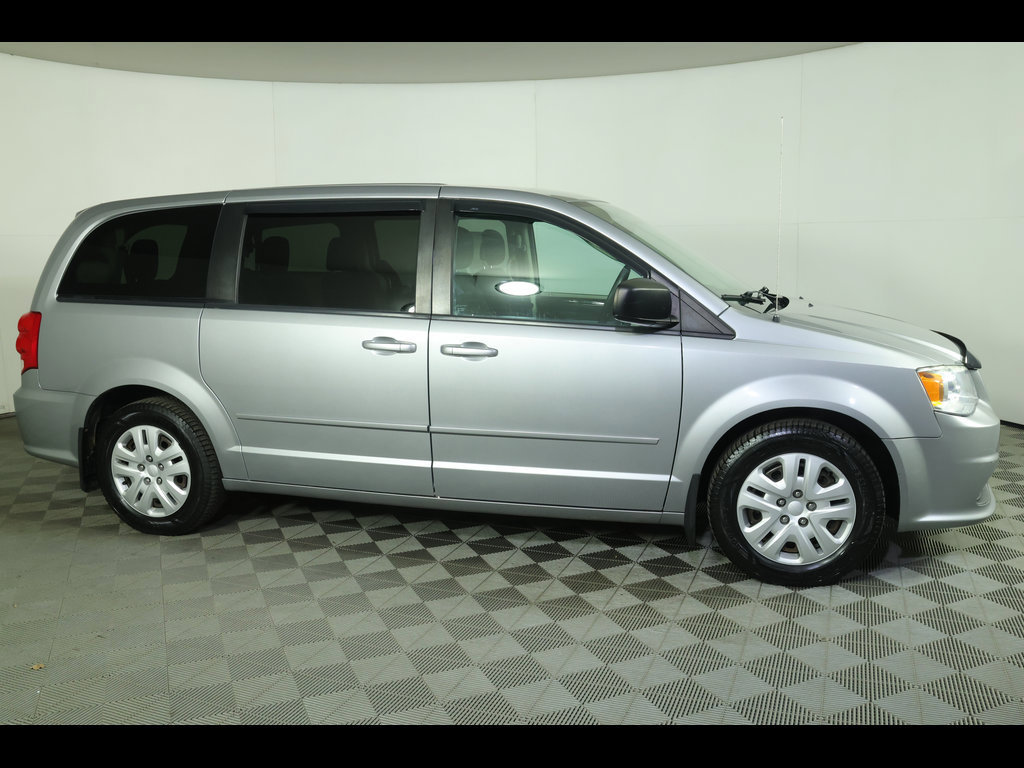 Used 2015 Dodge Grand Caravan SE w/ Quick Order Package 29E SE FWD image 5