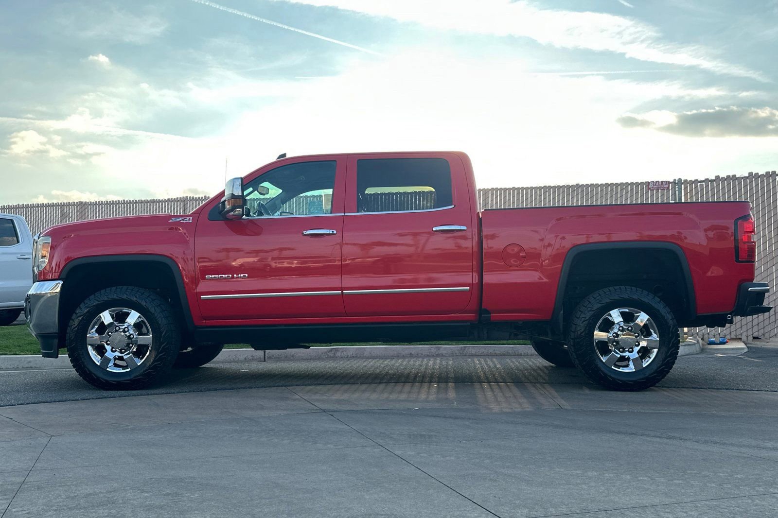 Used 2016 GMC Sierra 2500 SLT w/ Duramax Plus Package image 7