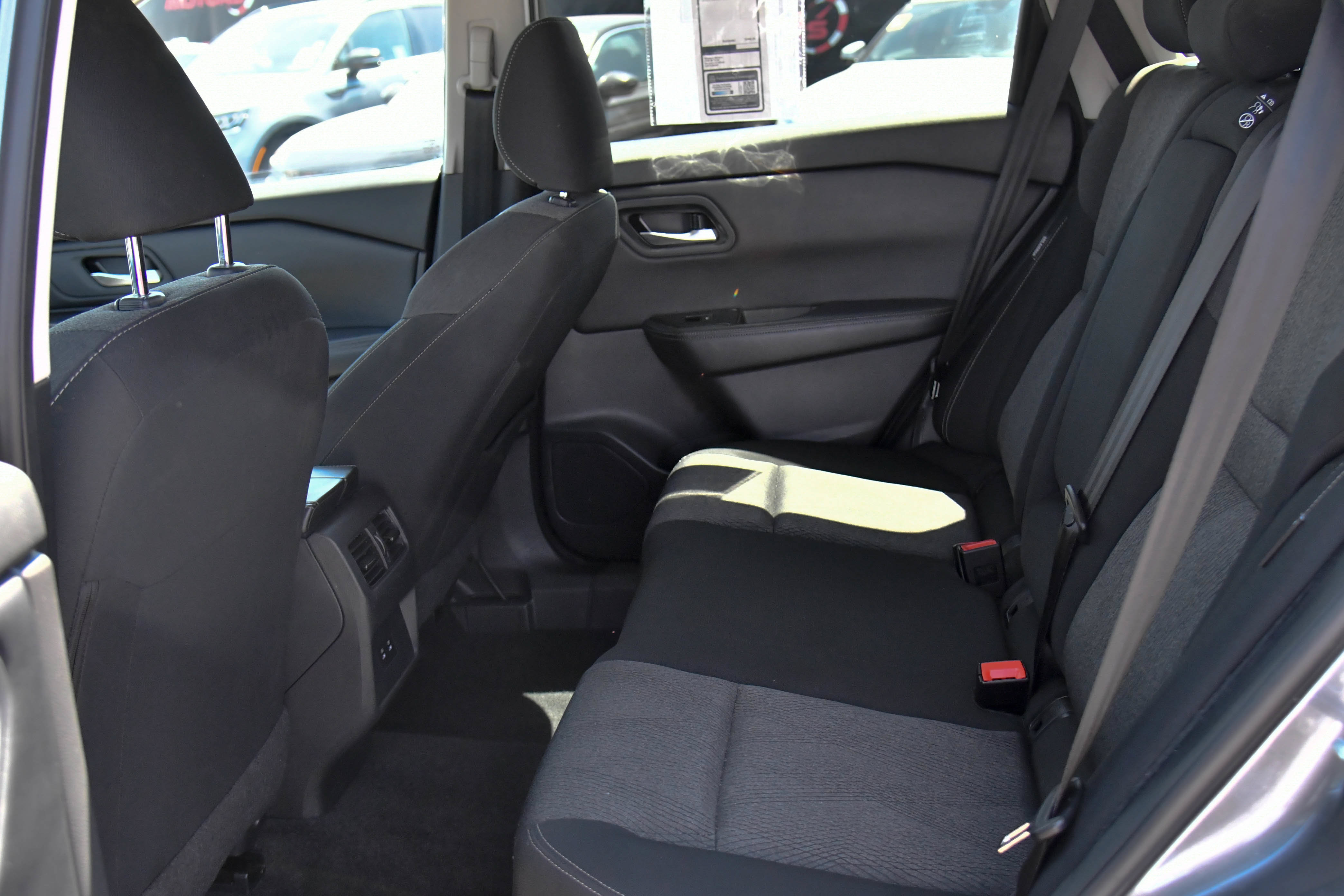 Used 2025 Nissan Rogue SV AWD/4WD image 36