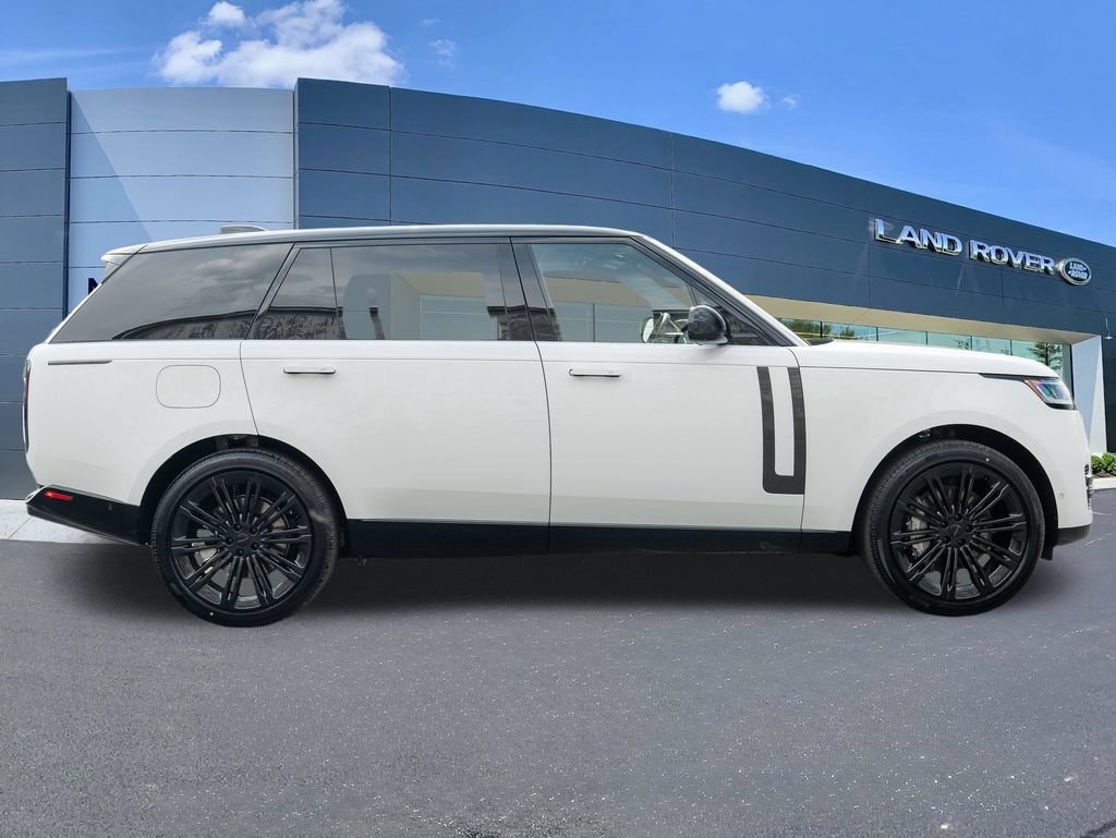 New 2026 Land Rover Range Rover Long Wheelbase SE AWD/4WD image 8