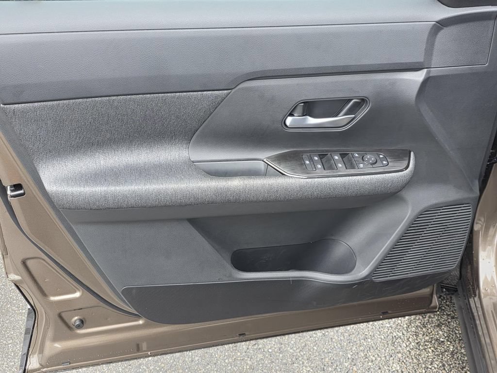 New 2026 Nissan Kicks SV w/ Charging Package FWD image 30