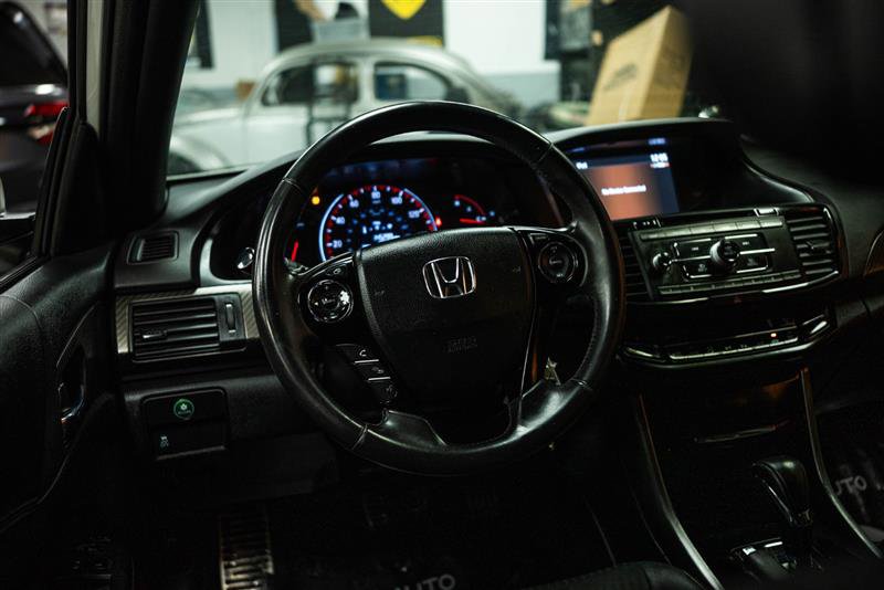 Used 2017 Honda Accord Sport image 16