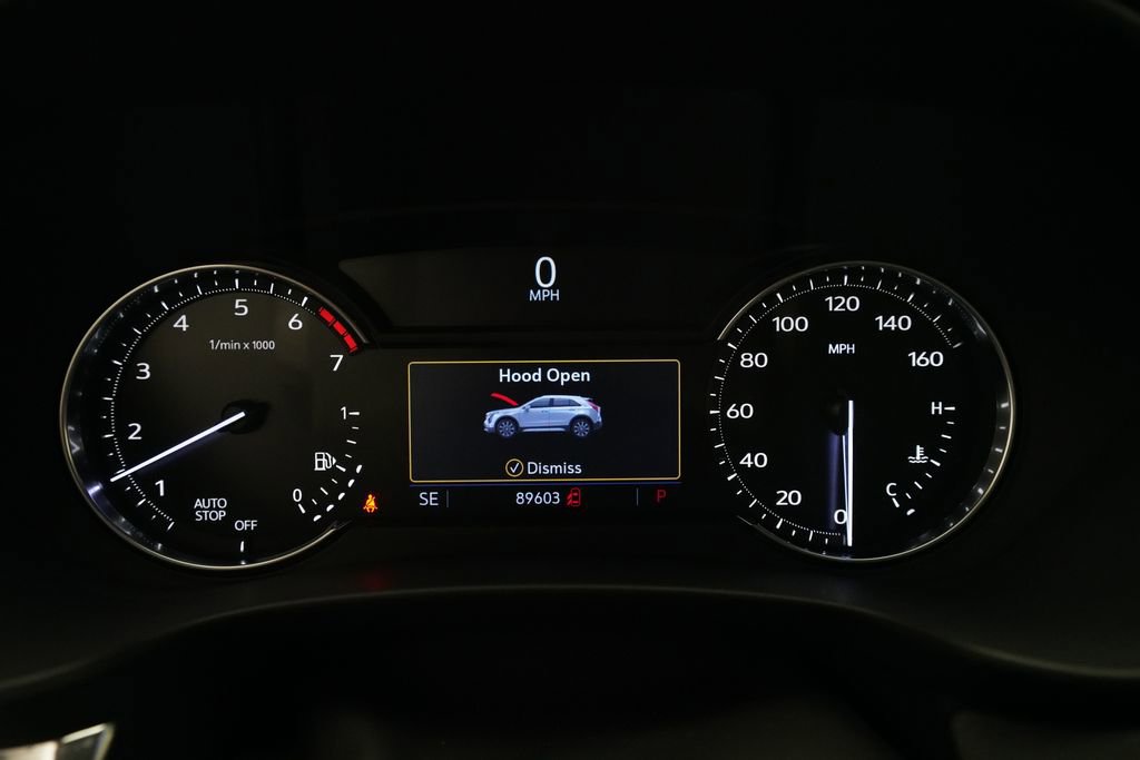 Used 2019 Cadillac XT4 Luxury w/ Cold Weather Package FWD image 2