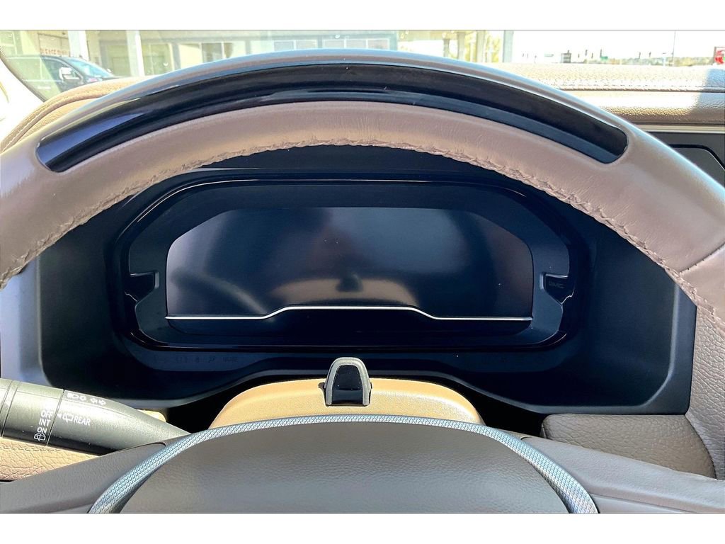 Used 2023 GMC Yukon XL Denali w/ Denali Reserve Package AWD/4WD image 13