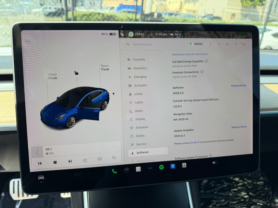 Used 2018 Tesla Model 3 Performance image 22