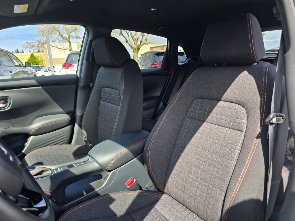 Certified 2025 Honda HR-V Sport image 4