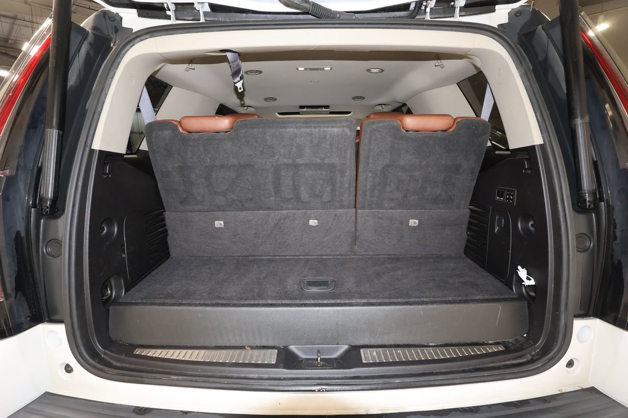 Used 2016 Cadillac Escalade Premium image 17