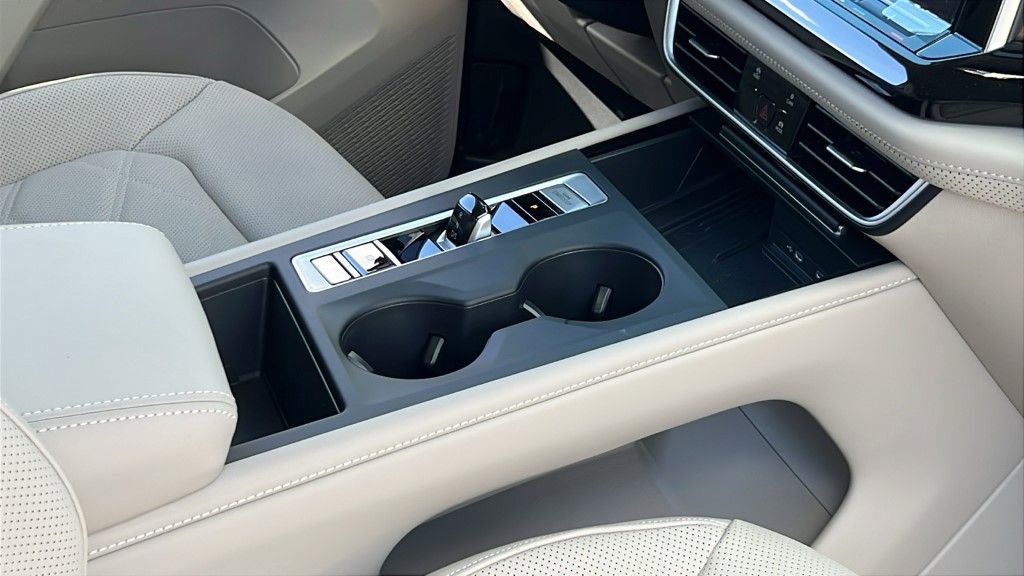 New 2026 Volkswagen Atlas SE image 10