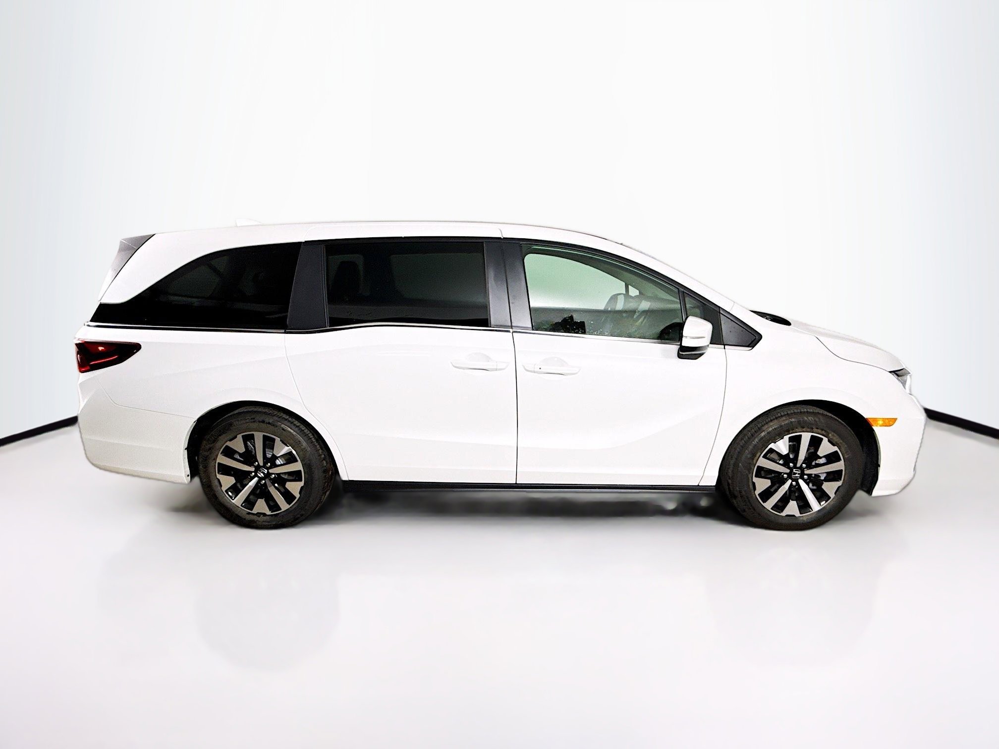 Certified 2026 Honda Odyssey EX-L image 2