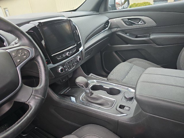 Used 2023 Chevrolet Traverse LT image 17