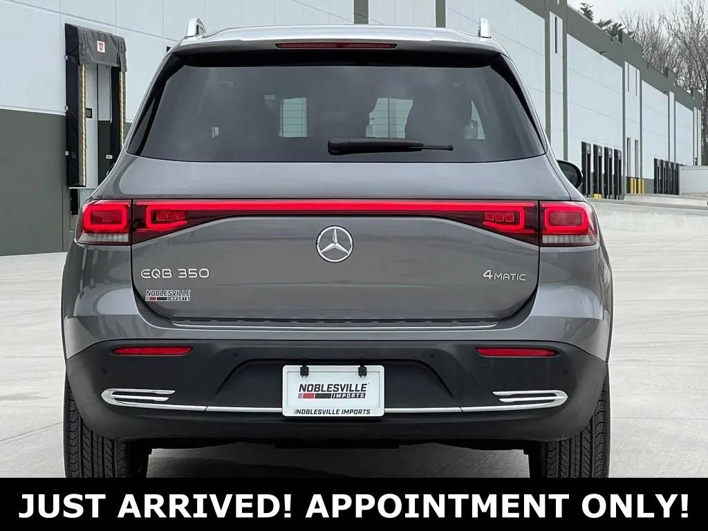 Used 2023 Mercedes-Benz EQB 350 4MATIC SUV image 3
