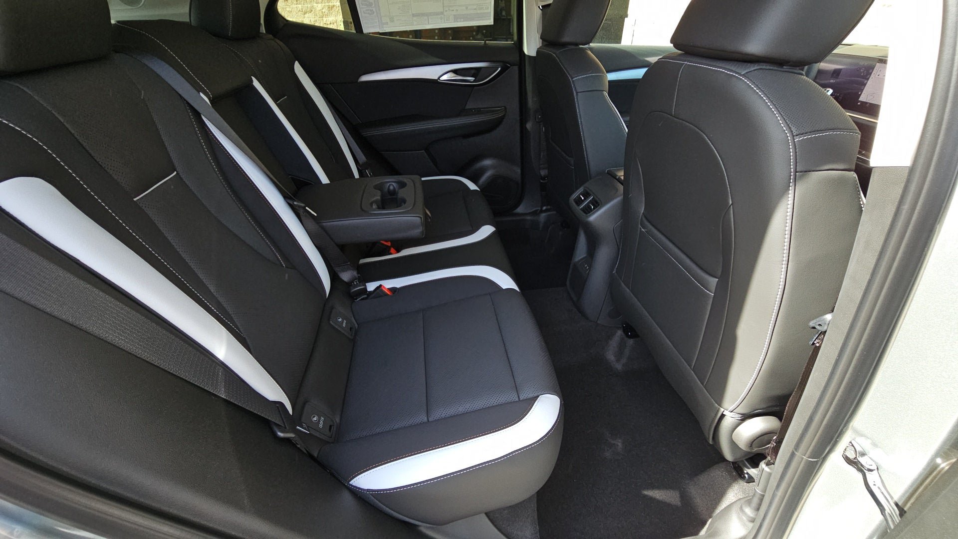 Used 2025 Buick Envision Sport Touring AWD/4WD image 15