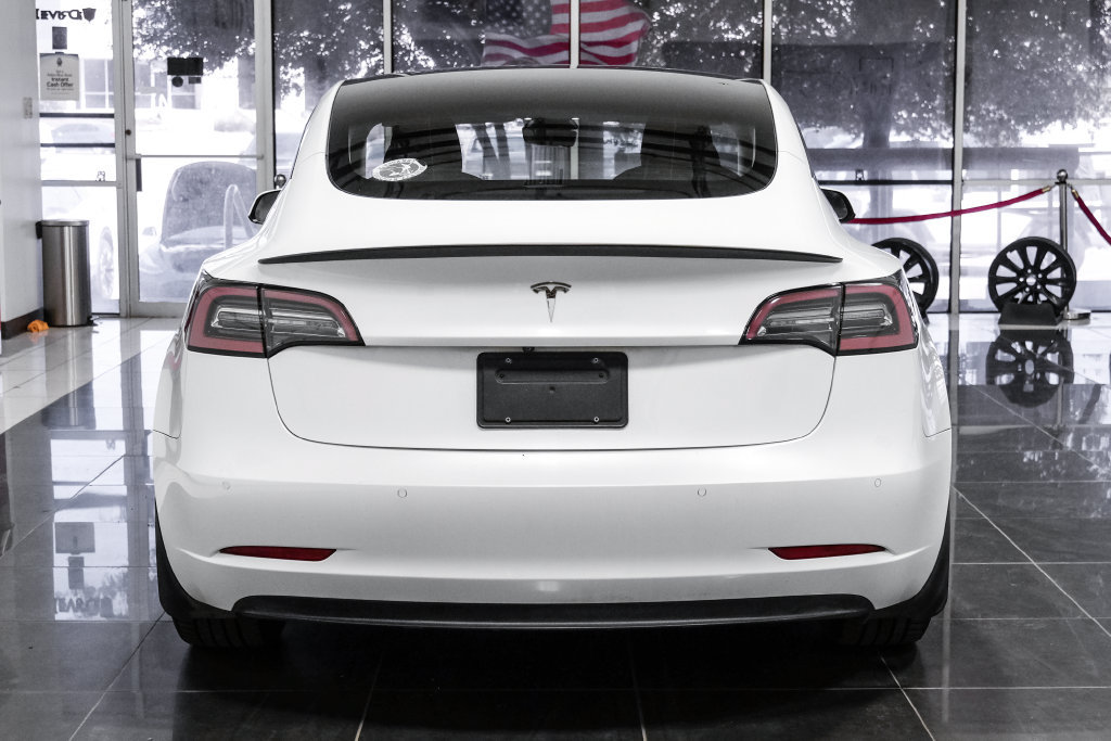 Used 2021 Tesla Model 3 Standard Range Plus RWD image 9