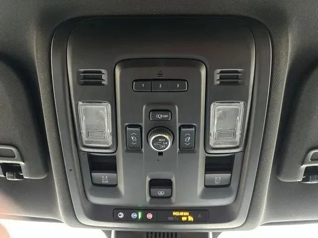 Used 2023 Chevrolet Suburban High Country image 32