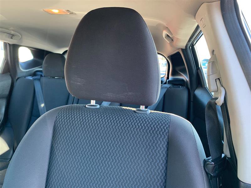 Used 2019 Nissan Rogue Sport S image 17