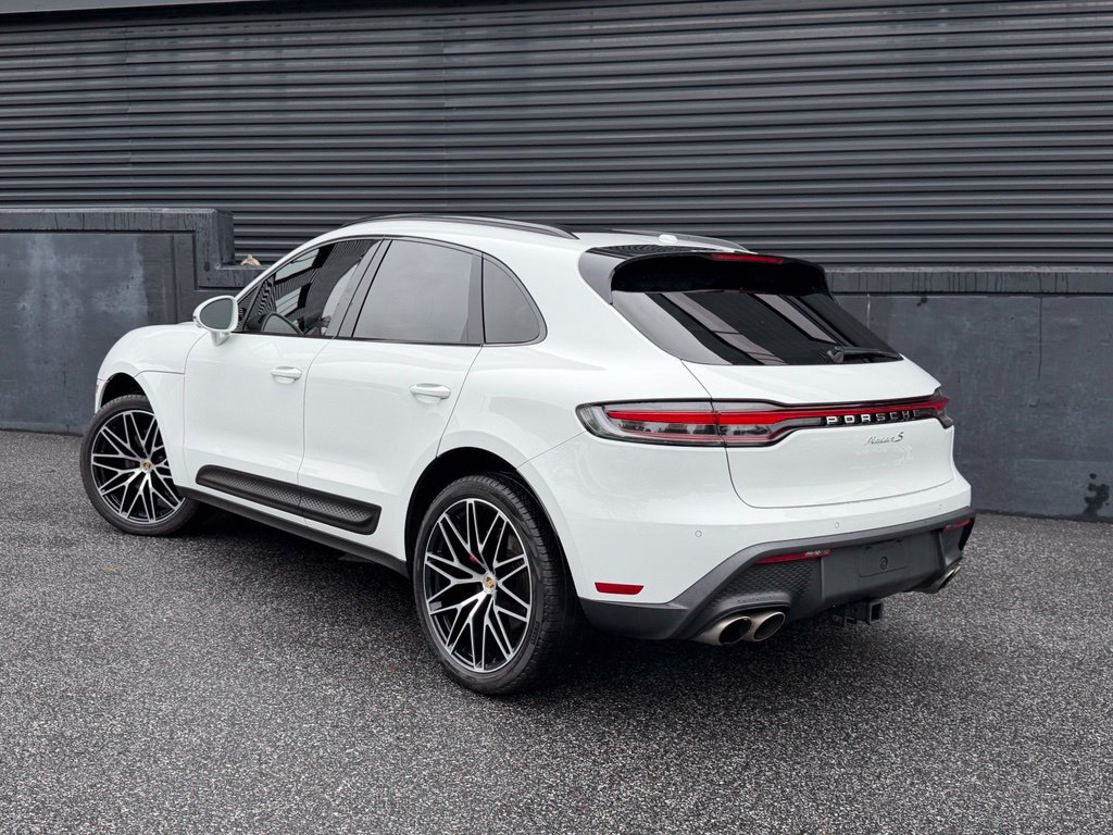 Certified 2023 Porsche Macan S AWD/4WD image 3