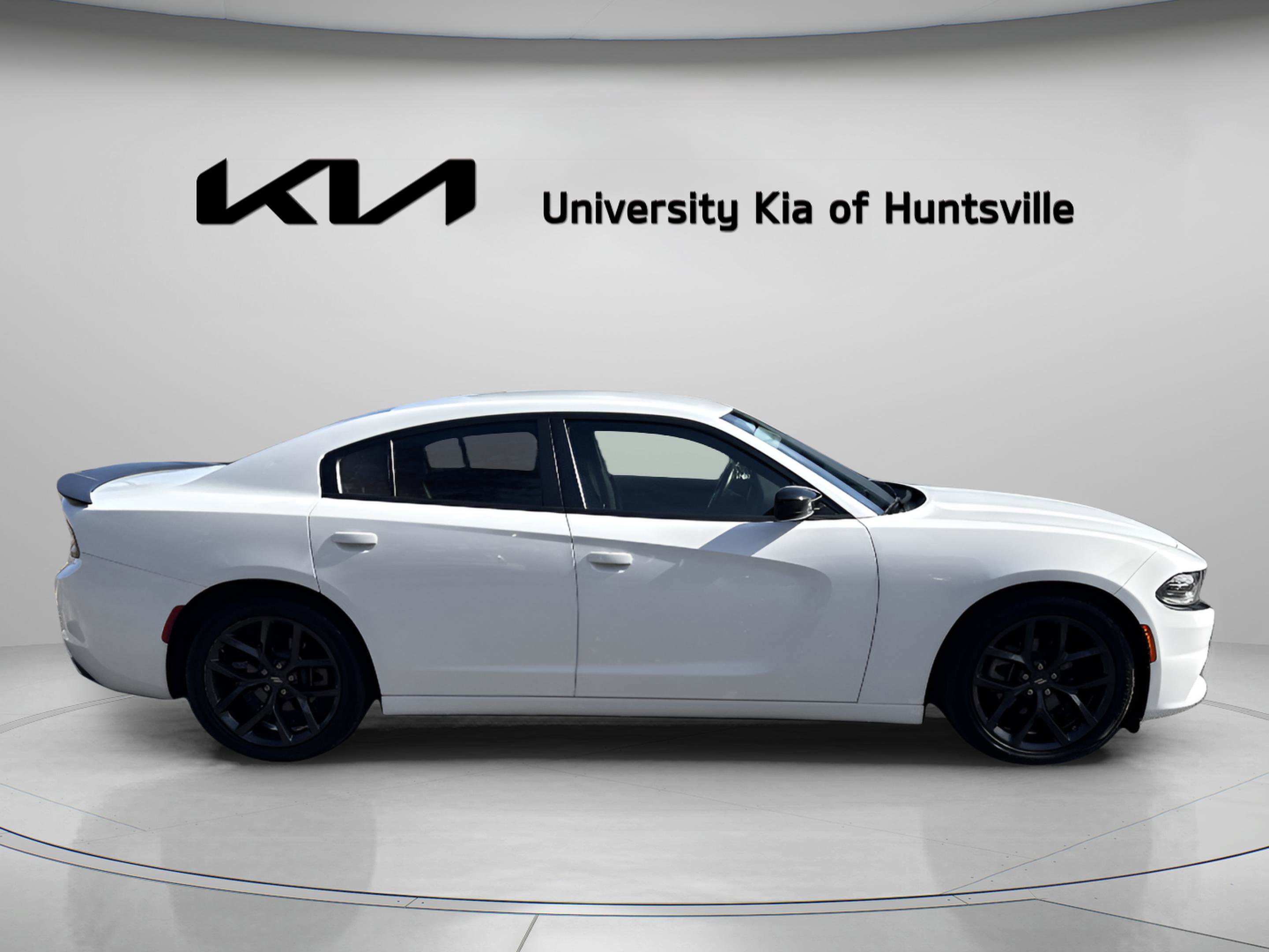 Used 2022 Dodge Charger SXT w/ Blacktop Package image 8